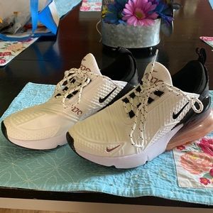 Nike Air Max 270